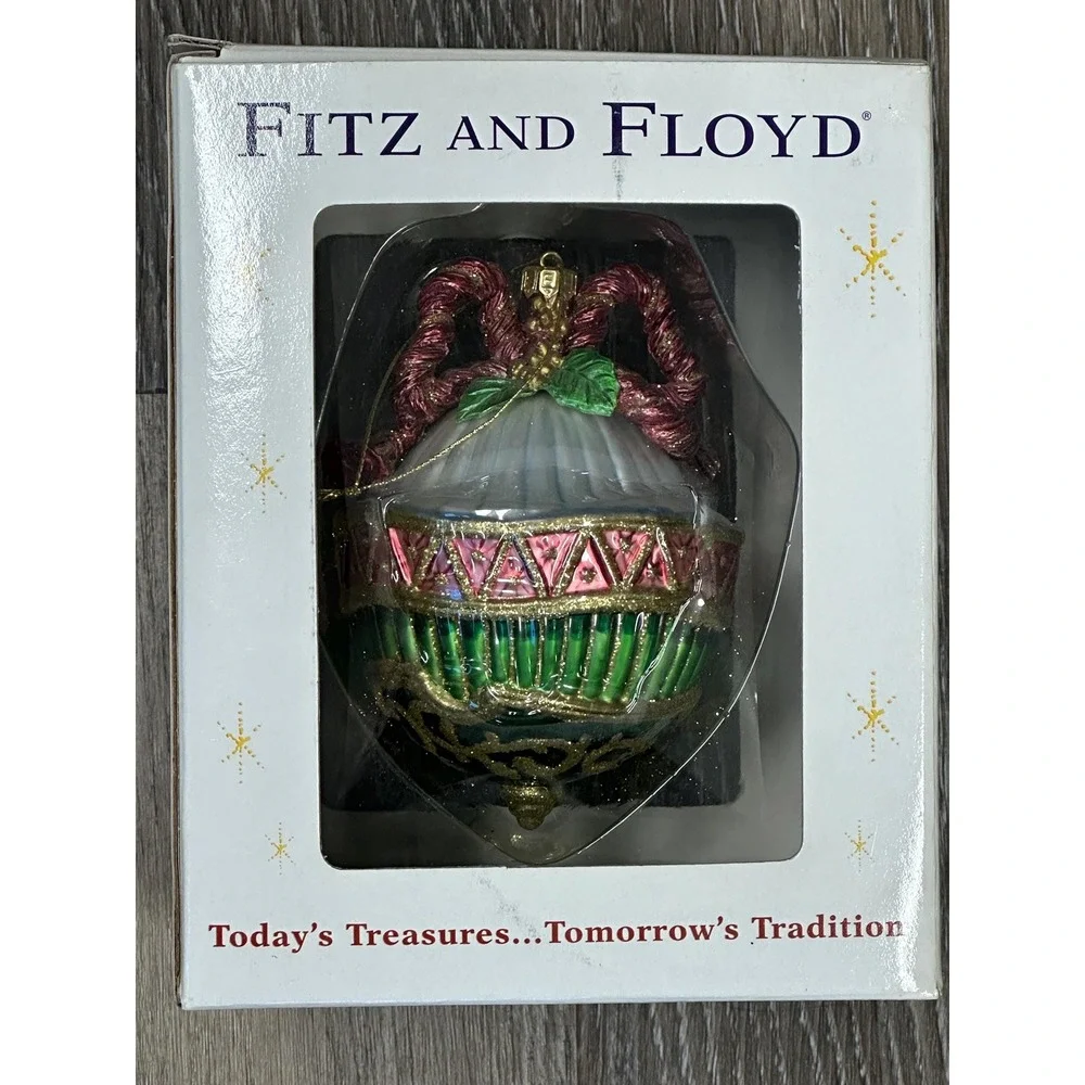 NIB Fitz and Floyd Christmas Court Motif Christmas Ornament